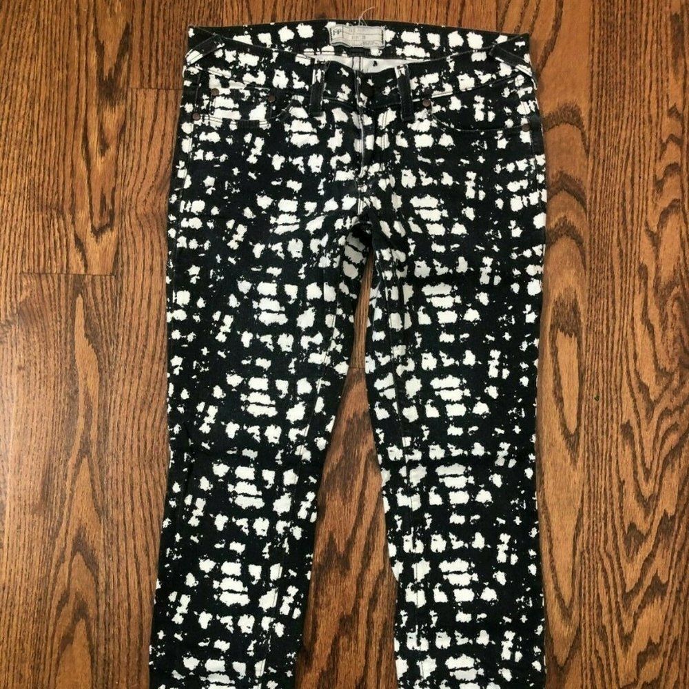 Free People Speckled Pattern Skinny Jeans White Gray Back Wash Low Rise 28 x 26